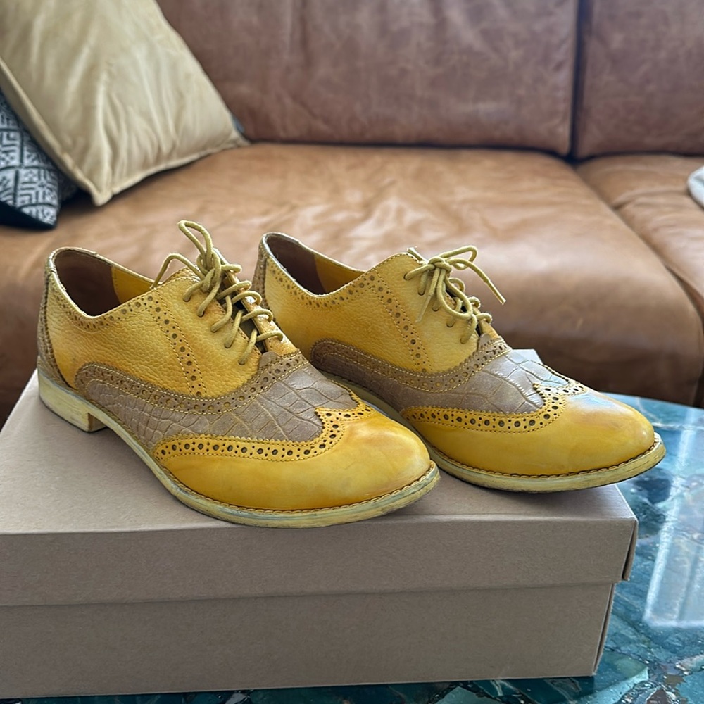Cole Haan yellow sunshine Oxford ☀️